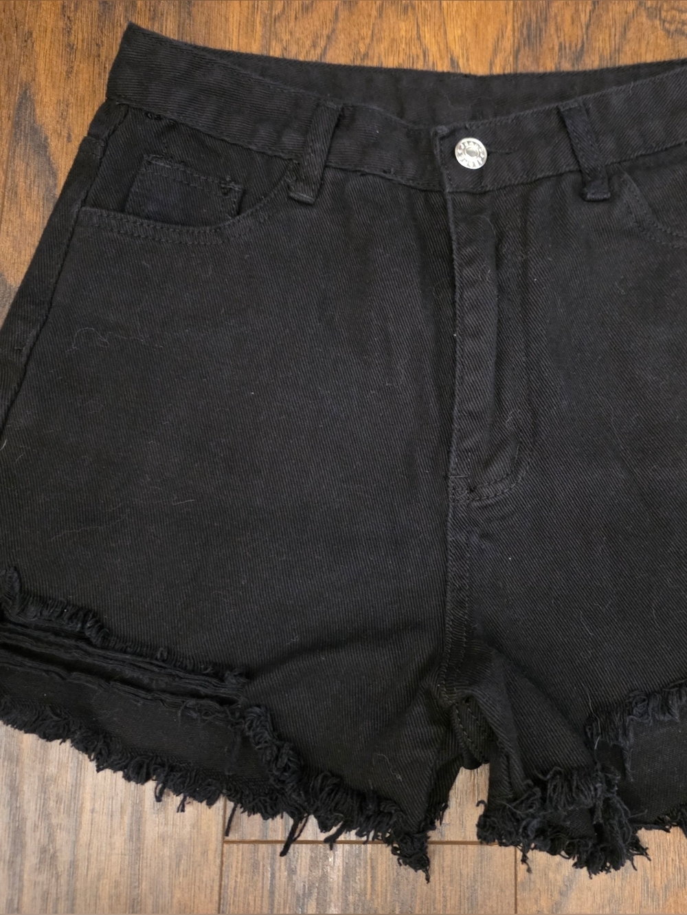 SHEIN Black High-Rise Frayed Hem Denim Shorts